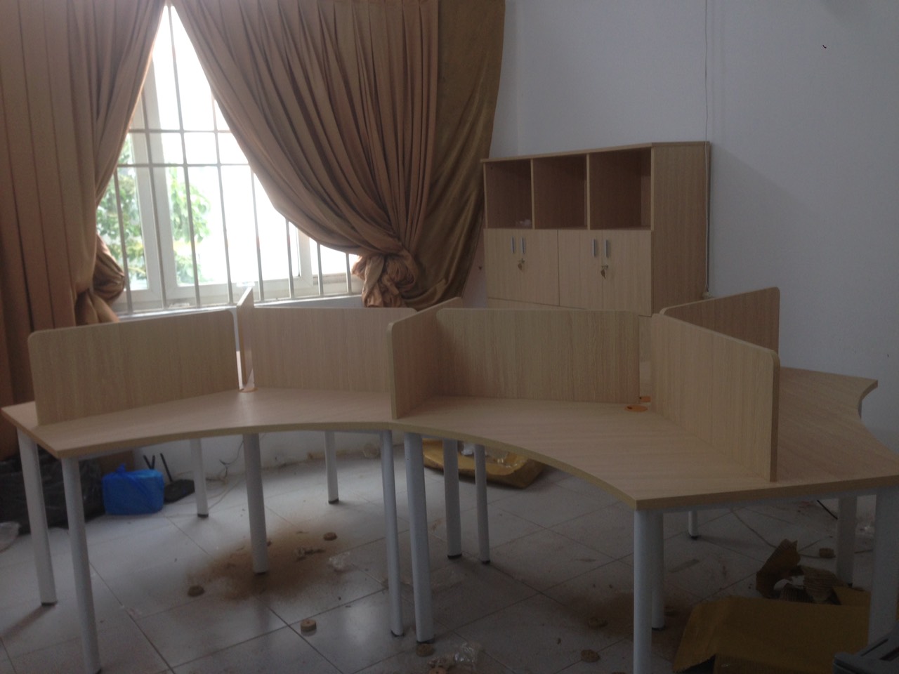 Cụm bàn lục giác 3 chỗ CBLG-05